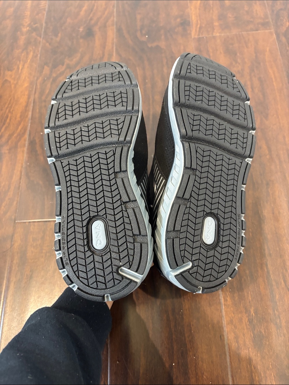 Men’s Brooks Addiction Walker Suede - Picture 9 of 10